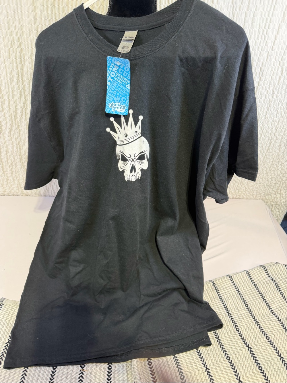 Gildan Black Tee with White Skull & Crown Graphic